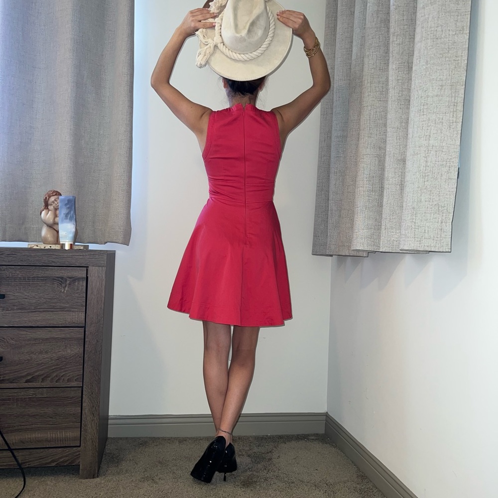 Red dress - Picture 4 of 7
